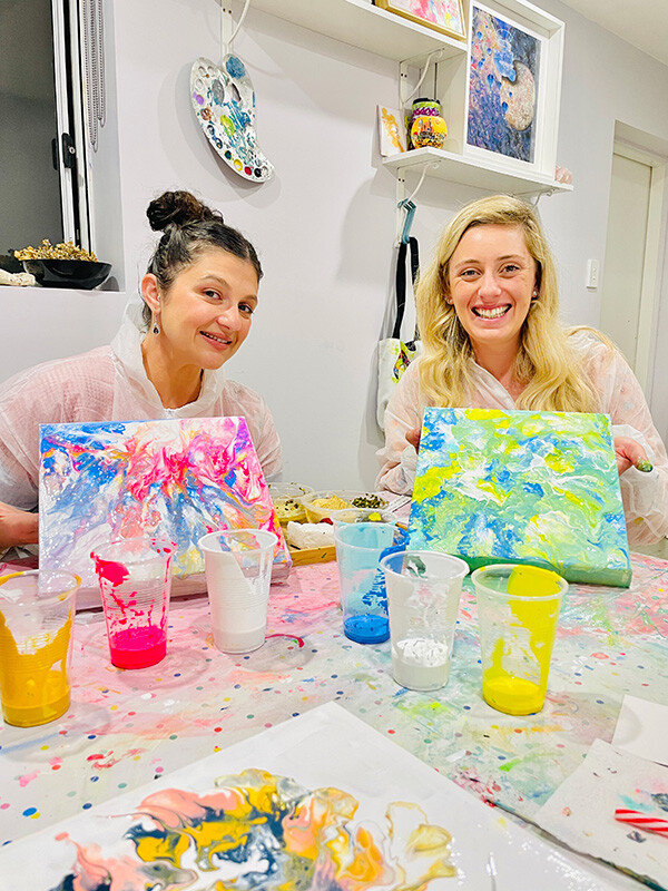 Fluid art sessions for adults