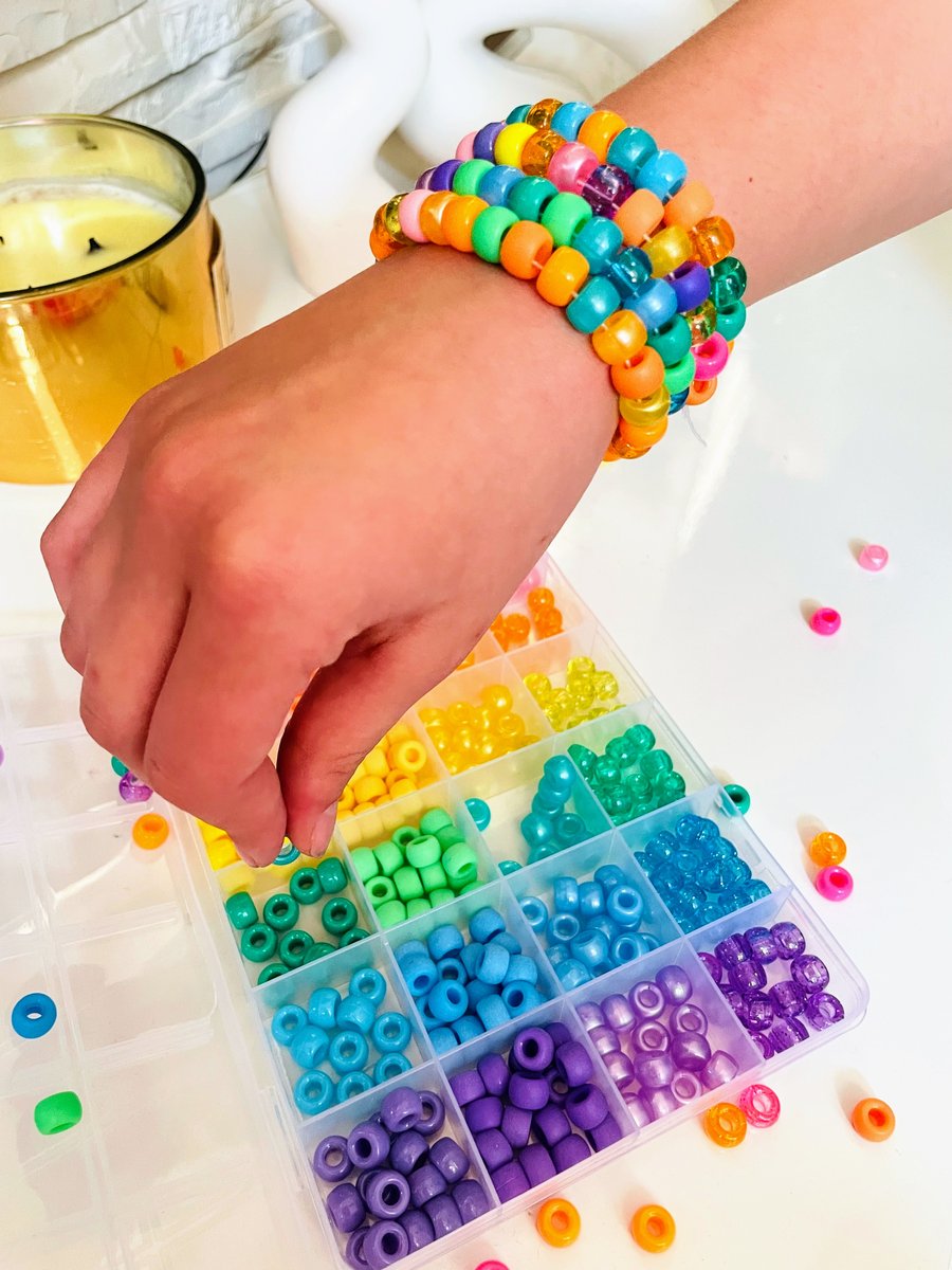Jewellery art workshop for kids
